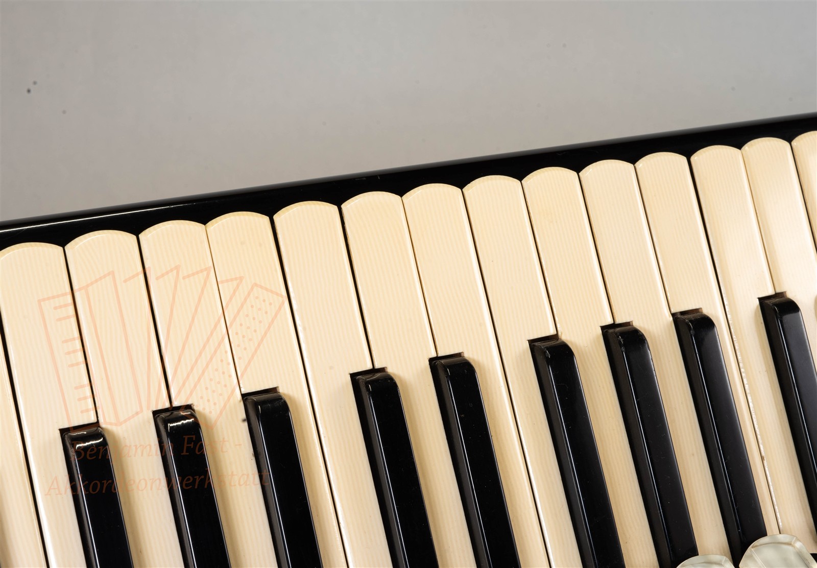 Akkordeon Serenelli 120 Bass schwarz, gebraucht Akkordeon Serenelli 120 Bass schwarz, gebraucht