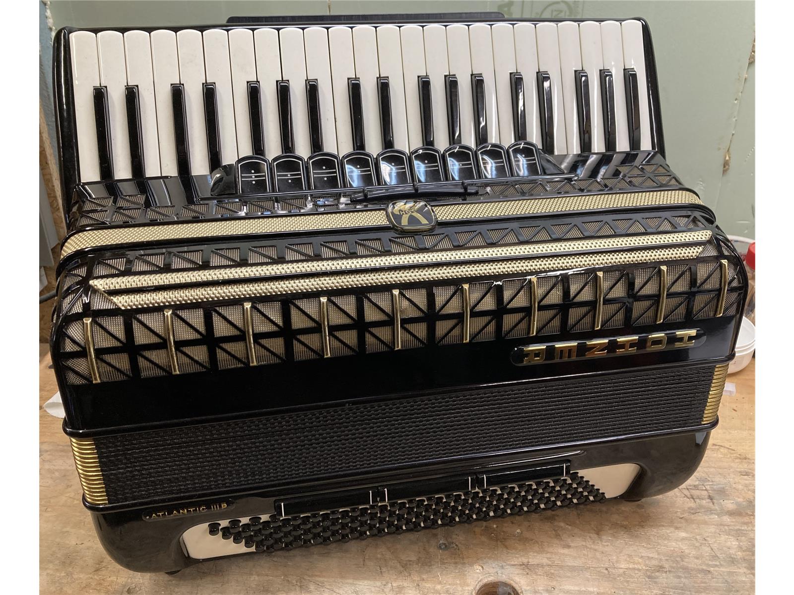 Akkordeon Hohner Atlantic III P, gebraucht/defekt Akkordeon Hohner Atlantic III P, gebraucht/defekt