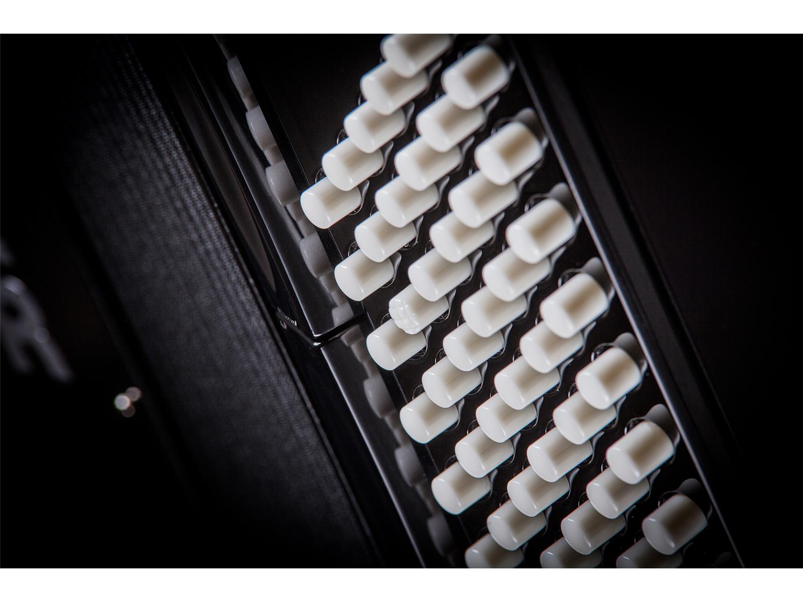 Akkordeon Hohner Amica III 72 Bass schwarz Akkordeon Hohner Amica IV 120 Bass schwarz