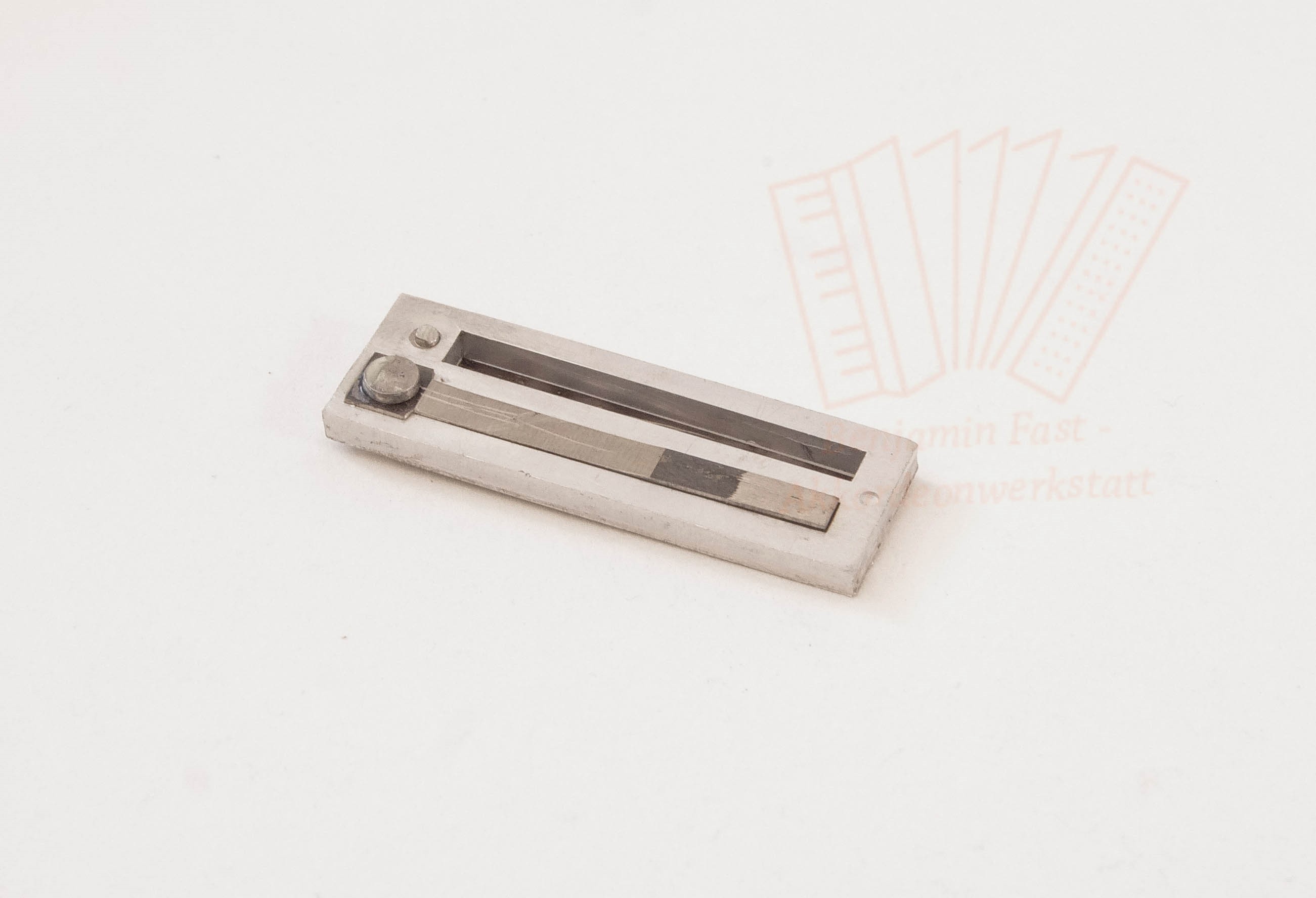 Stimmplatte Hohner S-Mensur gelb-eloxiert, gebraucht a1  -  A4 41 x 16