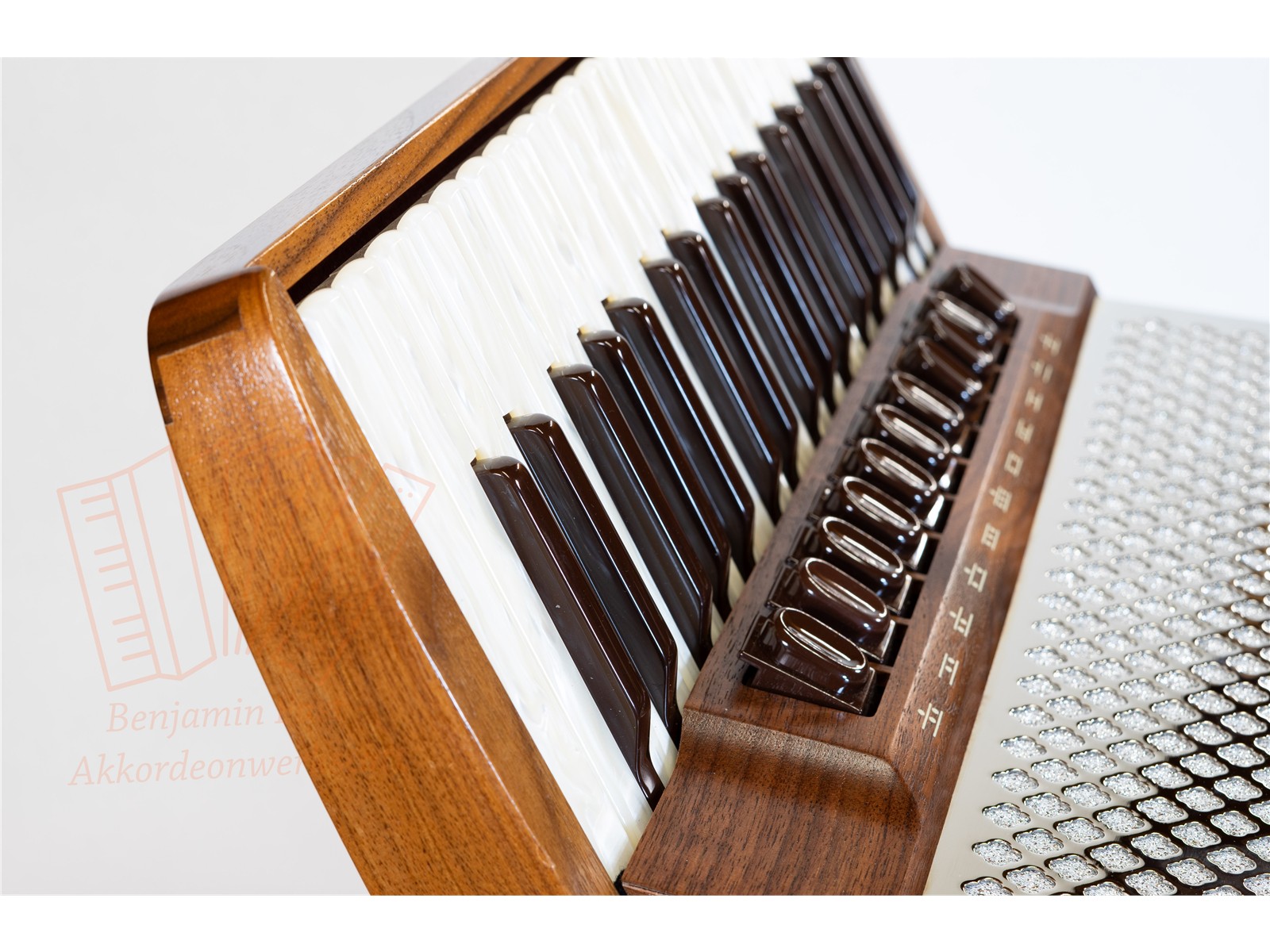 Akkordeon Weltmeister Monte 37 Helikon gebraucht Akkordeon Weltmeister Monte 37 Helikon gebraucht