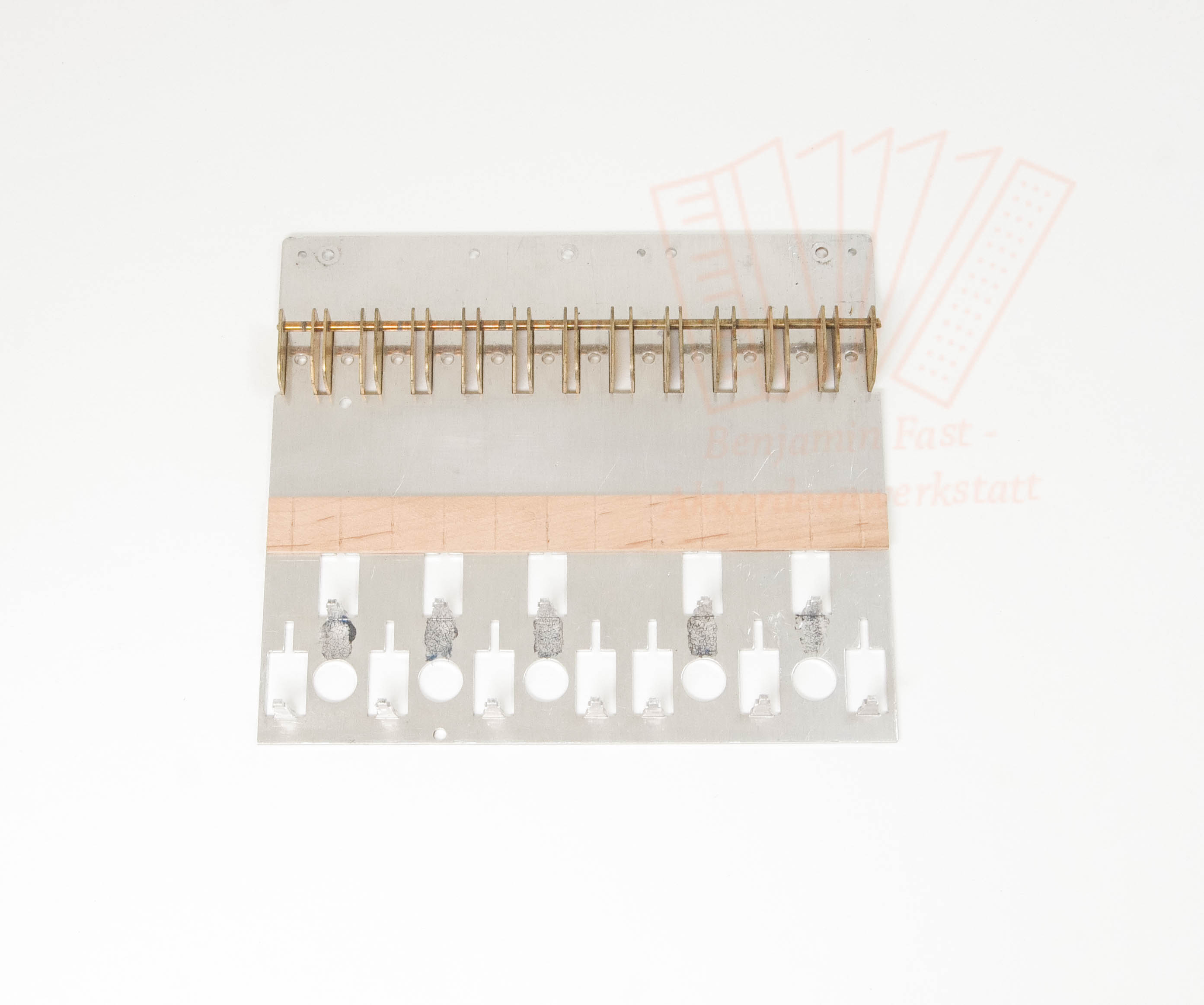 Teil-Grundplatte Tastaturlager Hohner Atlantic VOX, gebraucht ganze Oktave