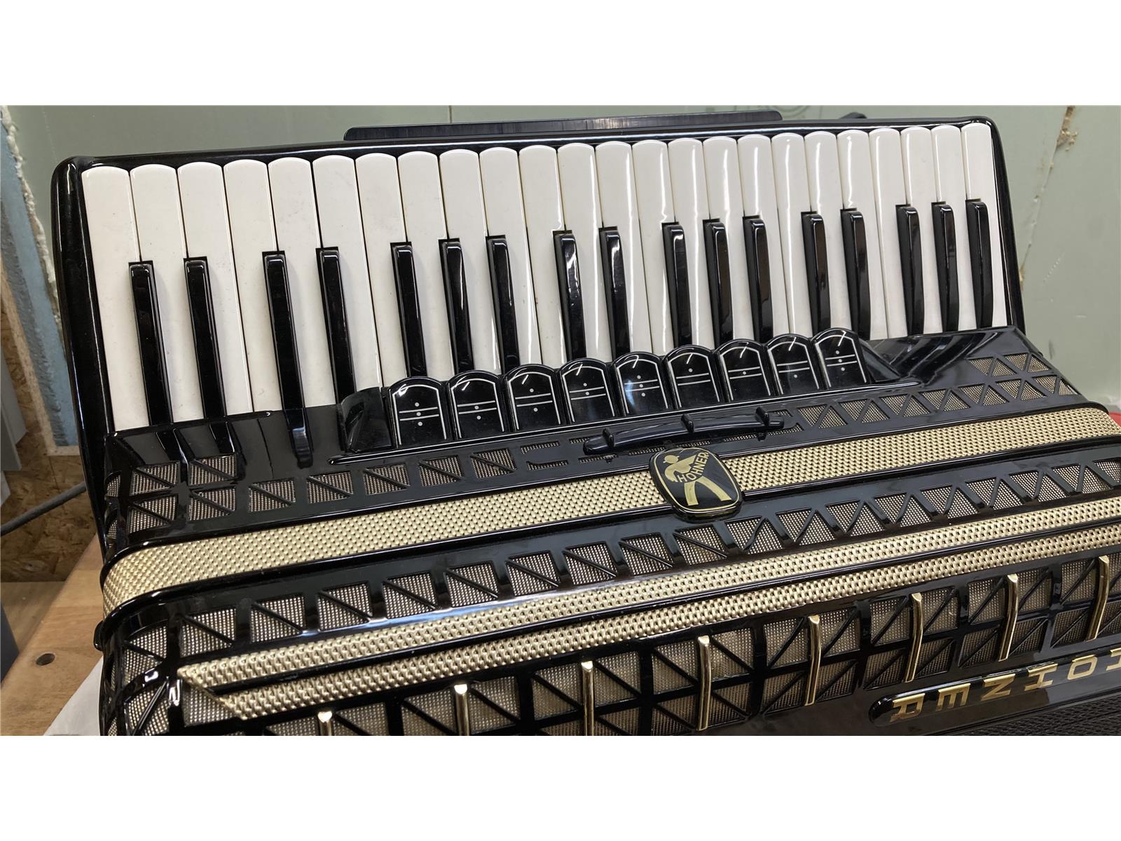 Akkordeon Hohner Atlantic III P, gebraucht/defekt Akkordeon Hohner Atlantic III P, gebraucht/defekt