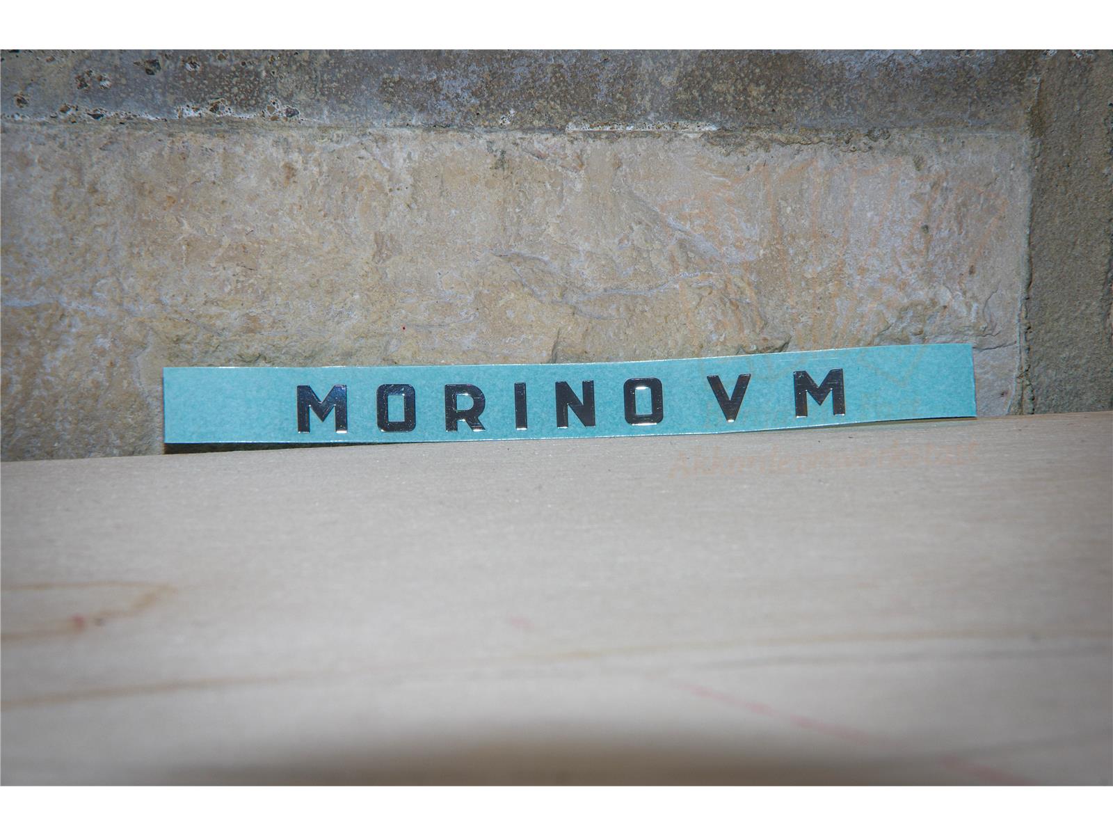 Schriftzug "MORINO V M" Schriftzug "MORINO V M"