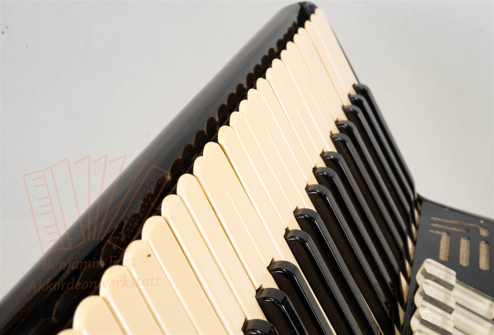 Akkordeon Serenelli 120 Bass schwarz, gebraucht Akkordeon Serenelli 120 Bass schwarz, gebraucht